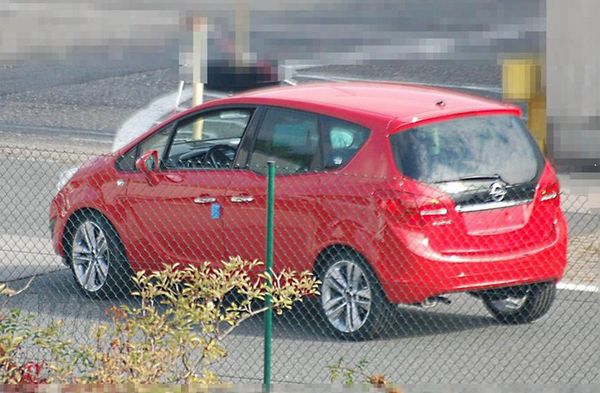 meriva-spy3.jpg