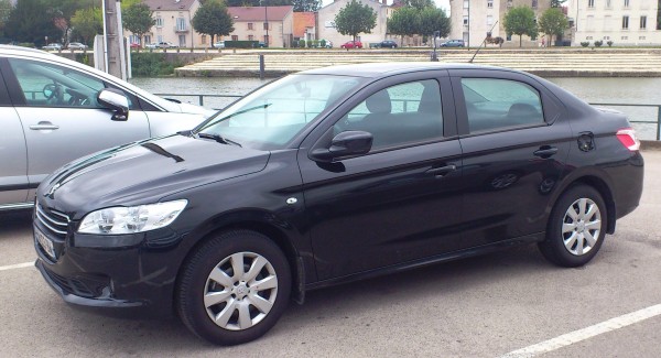 Peugeot_301_noire_cropped.jpg