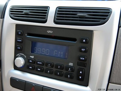chery-qq6-jaggi-inside-foto-35s.jpg